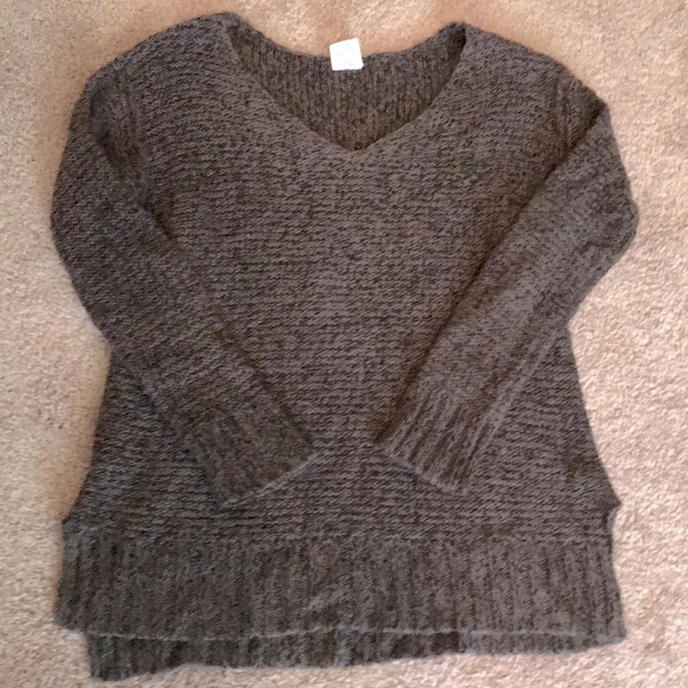 🌷Essentials Full Tilt v-neck sweater/pullover